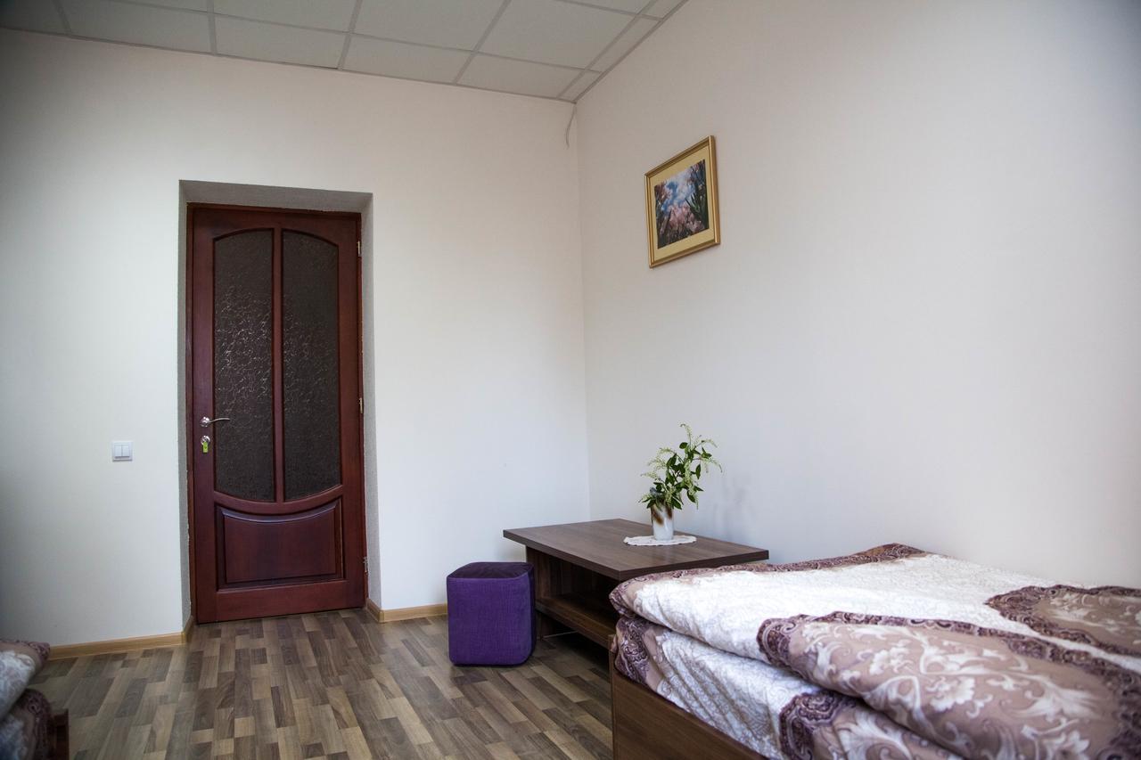 Alekselena Hotel Malekhuv Exterior photo